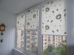 Установка рулонных штор на пластиковые окна в Дмитрове